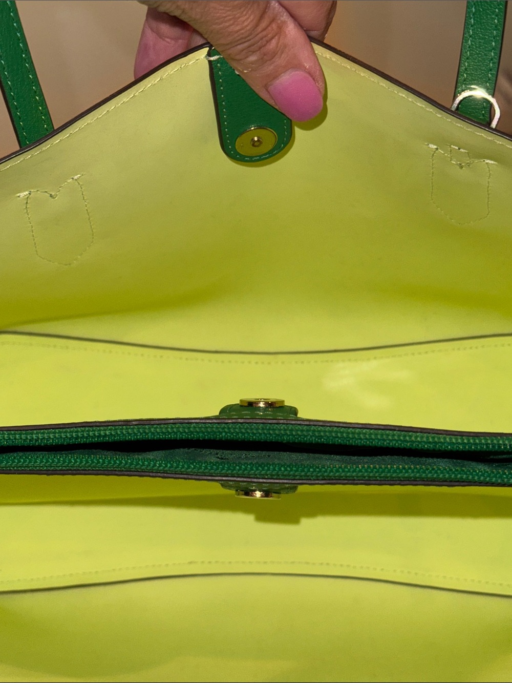 Kate Spade NY Bleeker Green Medium Tote Saffiano Leather/Strap & Floral Charm - Picture 7 of 9
